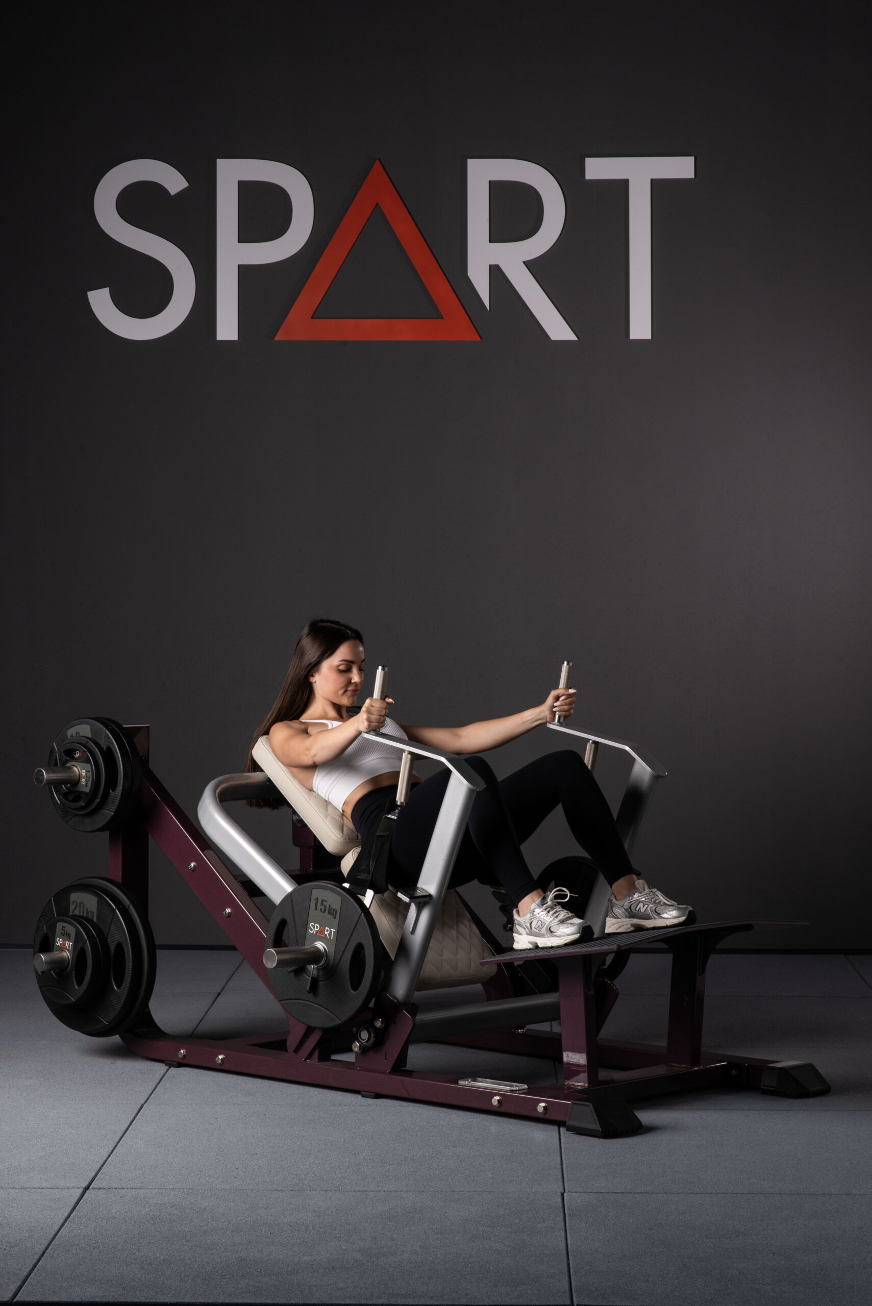 pm1016-glute-bridge-body-motion-spart-fitness Macchinario Glute Bridge professionale PM1016 della linea Body Motion a carico libero SPART